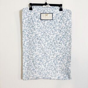 Agua bendita Floral Blue and White garment cover bag